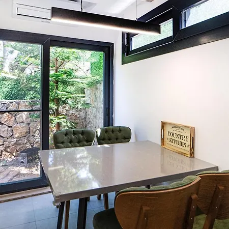 Spacious Private House In Villa *
