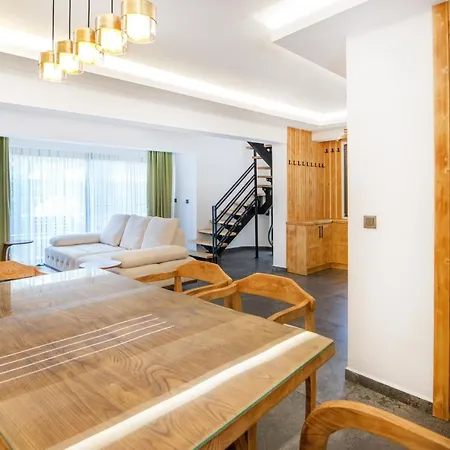 Spacious Private House In Villa