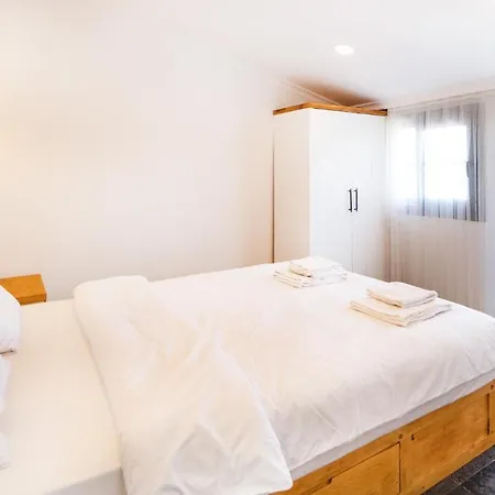 Spacious Private House In Villa